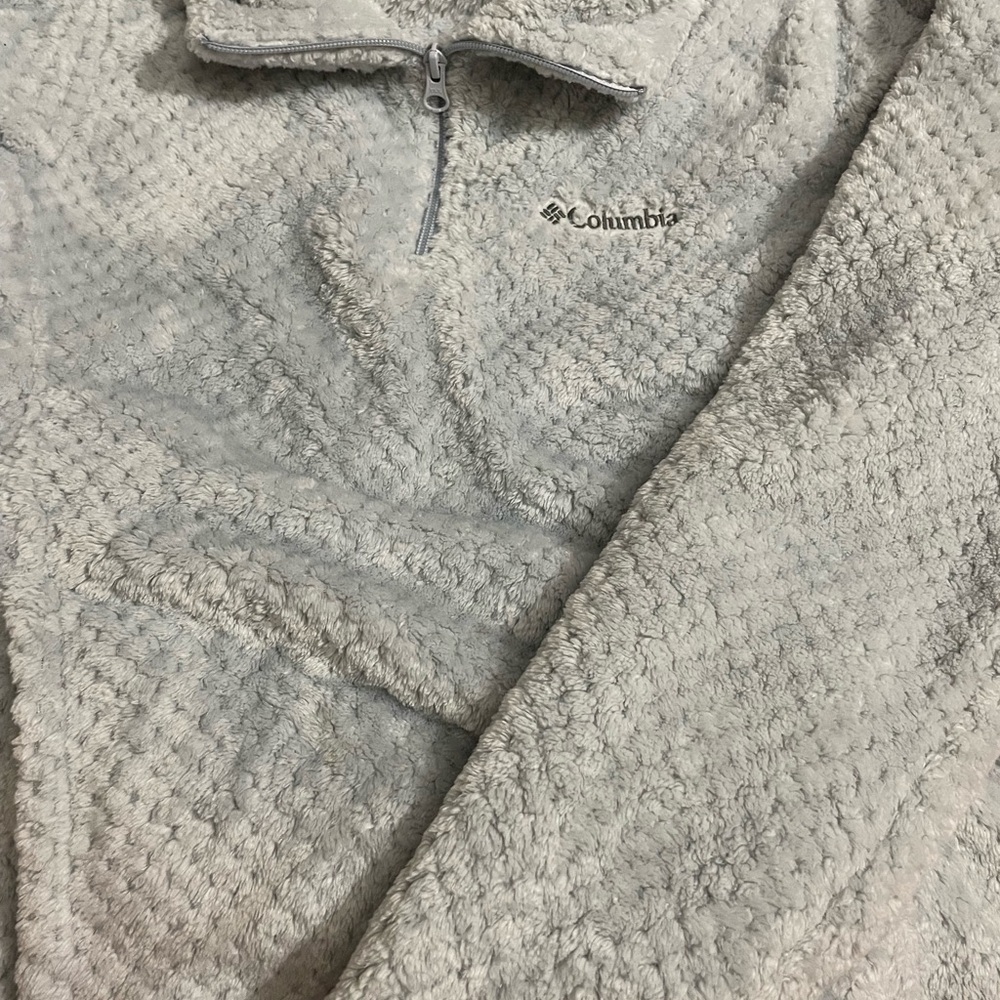 Columbia Soft Gray Fleece Jacket